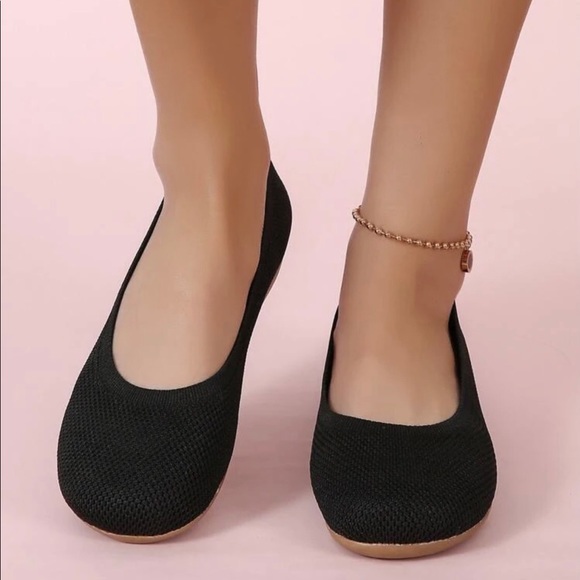 NWOT adorable 1 inch flats - Picture 3 of 10